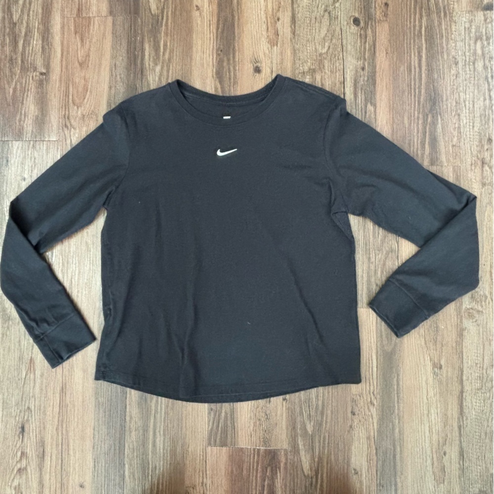 Nike Women's Classic Black Long Sleeve Tee Size M